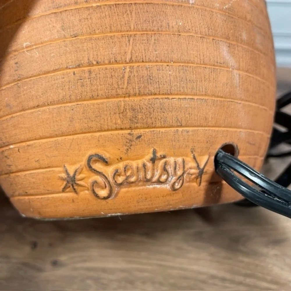Scentsy Sonora Terra-Cotta Full Size Electric Wax Warmer Tan Black